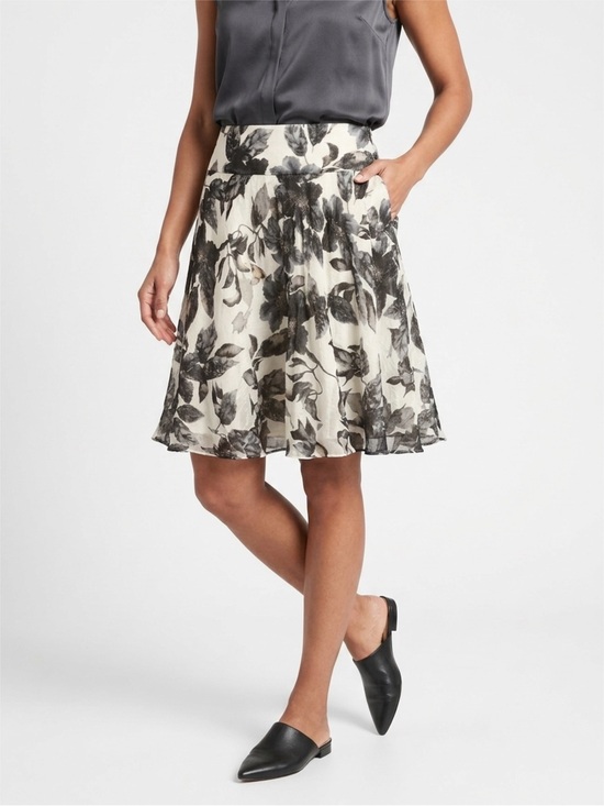 Ann Taylor Dresses & Skirts - Ann Taylor’s A line  grey and white floral skirt 6
